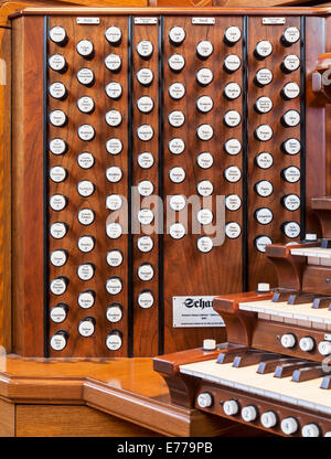 L'arrête sur un orgue dans une église. Banque D'Images