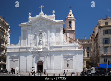 Façade de la façade de l'église catholique de Saint-ferréol les Augustins dans le vieux port de Marseille France c Banque D'Images