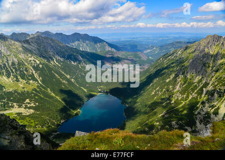 Le lac de Morskie Oko (oeil de la mer), Zakopane, Carpates, Pologne, Europe Banque D'Images