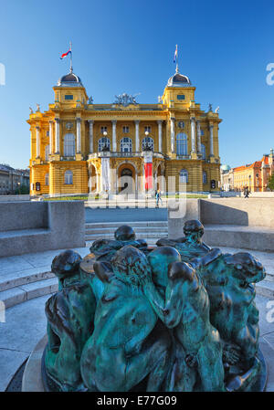 Théâtre - ville de Zagreb HNK, Sculpture, Ivan Mestrovic's Sculpture Fontaine de Vie Banque D'Images