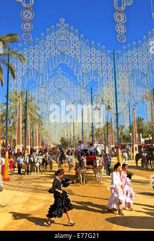 Horse And Carriage, foire aux chevaux annuelle, Jerez de la Frontera, province de Cadiz, Andalousie, Espagne, Europe du Sud Ouest Banque D'Images