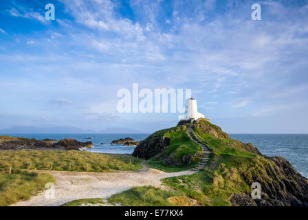 Étapes suivantes jusqu'à l'ancien phare sur l'île Llanddwyn. Banque D'Images