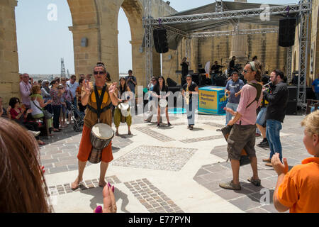 Musiciens qui jouent dans les jardins Barrakka supérieure à La Valette, Malte Banque D'Images