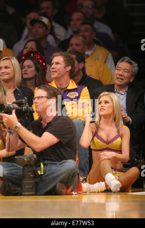 Courtside célébrités à la Los Angeles Lakers v Los Angeles Clippers basket de la NBA qui a eu lieu au Staples Center. Les Clippers défait les Lakers 142 - 94 En vedette : Will Ferrell Où : Los Angeles, California, United States Quand : 07 Mars 2014 Banque D'Images