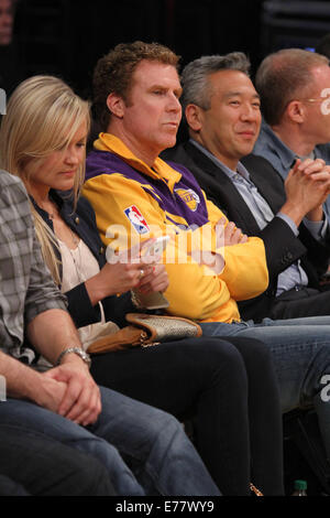 Courtside célébrités à la Los Angeles Lakers v Los Angeles Clippers basket de la NBA qui a eu lieu au Staples Center. Les Clippers défait les Lakers 142 - 94 En vedette : Will Ferrell Où : Los Angeles, California, United States Quand : 07 Mars 2014 Banque D'Images