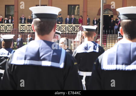 Sydney, Australie. 09Th Nov, 2014. Le gouverneur de Nouvelle-Galles du Sud, Dame Marie Bashir, est honoré par le Parlement de Nouvelle-Galles du Sud alors qu'elle s'apprête à prendre sa retraite de la vie publique. Accompagné d'une garde d'honneur le Gouverneur a officiellement ouvert la 55e session du Parlement de l'État Crédit : martin berry/Alamy Live News Banque D'Images