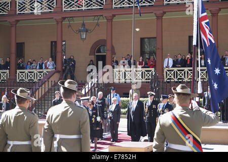 Sydney, Australie. 09Th Nov, 2014. Le gouverneur de Nouvelle-Galles du Sud, Dame Marie Bashir, est honoré par le Parlement de Nouvelle-Galles du Sud alors qu'elle s'apprête à prendre sa retraite de la vie publique. Accompagné d'une garde d'honneur le Gouverneur a officiellement ouvert la 55e session du Parlement de l'État Crédit : martin berry/Alamy Live News Banque D'Images