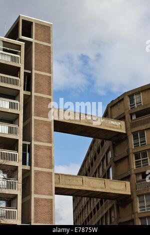 Je t'aime veux-tu m'épouser sur Park Hill Appartements à Sheffield, South Yorkshire Banque D'Images