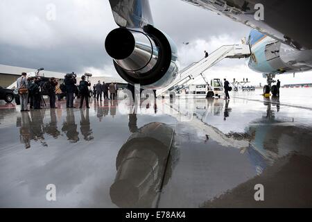 Le président américain Barack Obama débarque l'Air Force One à l'arrivée à l'aéroport de Bruxelles National le 4 juin 2014 à Bruxelles, Belgique. Banque D'Images