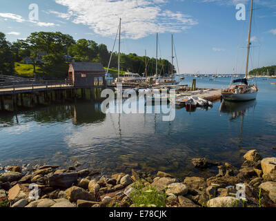 Matin sur un nouveau port d'Angleterre à Rockport, Maine Banque D'Images