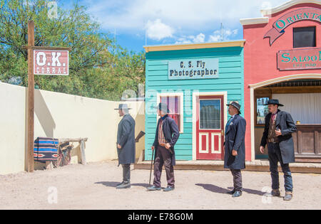 Acteurs participe à la reconstitution de l'OK Corral gunfight à Tombstone , Arizona Banque D'Images