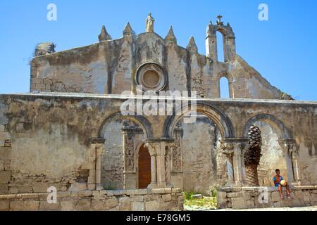 Façade de l'église de San Giovanni, Syracuse, Sicile, Italie, Sud de l'Europe Banque D'Images