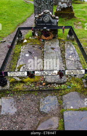 La Tombe de Rob Roy dans le hameau de Balquhidder Loch Voilà ci-dessus dans le Loch Lomond et les Trossachs National Park nr Glasgow Ecosse Banque D'Images