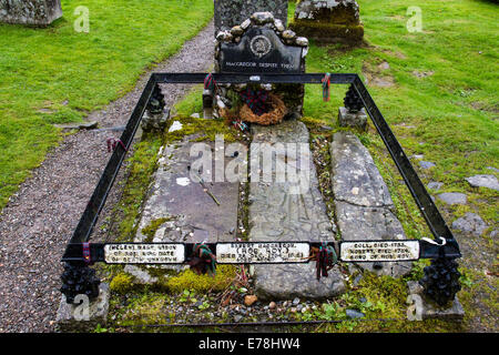 La Tombe de Rob Roy dans le hameau de Balquhidder Loch Voilà ci-dessus dans le Loch Lomond et les Trossachs National Park nr Glasgow Ecosse Banque D'Images