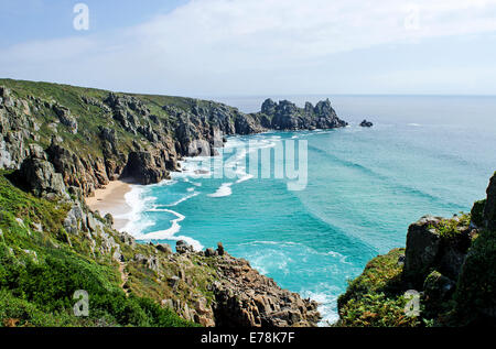 Vounder Ped n plage près de Porthcurno à Cornwall, Royaume-Uni Banque D'Images