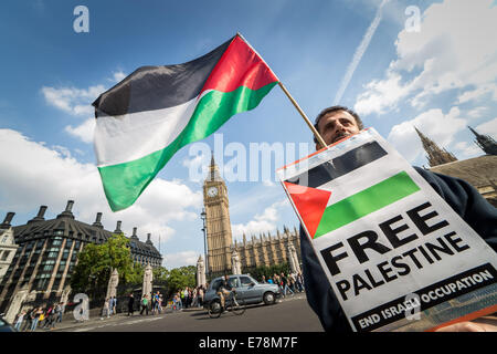 Londres, Royaume-Uni. 9 Septembre, 2014. "Palestine libre" manifestant à l'extérieur du Parlement 2014 Crédit : Guy Josse/Alamy Live News Banque D'Images