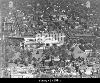 Photographie aérienne de Pennsylvania Avenue à Washington, DC, montrant la disposition et les caractéristiques architecturales de l'une des rues les plus emblématiques des États-Unis Banque D'Images