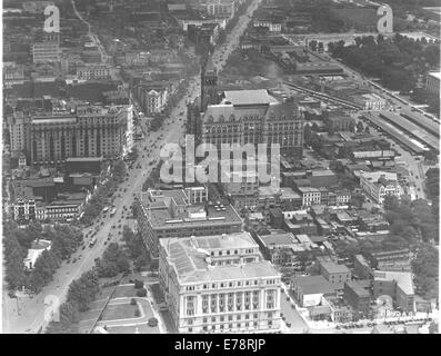 Une photographie aérienne de Pennsylvania Avenue à Washington, DC, montrant le monument emblématique américain et son importance dans l'urbanisme et l'histoire de la capitale. Banque D'Images