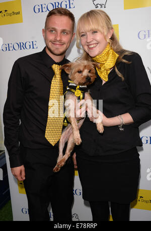 Londres, Royaume-Uni. 09Th Nov, 2014. Célébrité participe à une date avec votre chien en l'honneur de Clarissa de Clarissa Baldwin OBE à George Club à Londres. Credit : Voir Li/Alamy Live News Banque D'Images