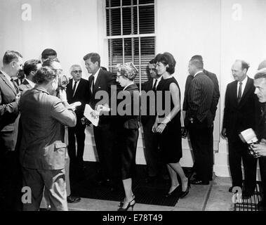 Le président John F Kennedy et de la Première Dame Jacqueline Kennedy Banque D'Images