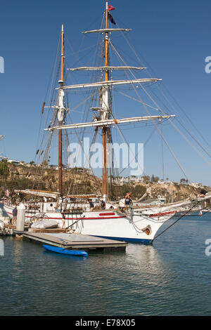 Le brigantin Exy Johnson sur le quai de la 30e cérémonie annuelle de Toshiba Tall Ships Festival à Dana Point Harbor Californie du Sud Banque D'Images