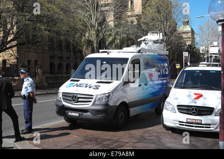 Canal 7 Canal 10 nouveaux cours de Macquarie Street dans l'attente de l'arrivée du gouverneur marie bashir pour ouvrir la 55e législature Banque D'Images