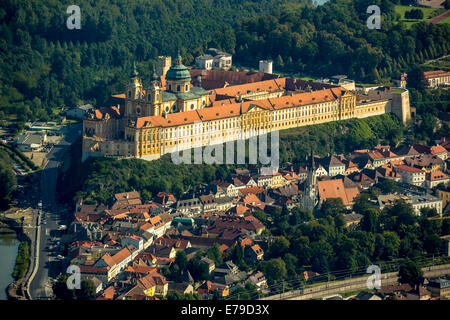 Vue aérienne, l'Abbaye de Melk, monastère bénédictin, baroque autrichien, Melk, Wachau, Basse Autriche, Autriche Banque D'Images