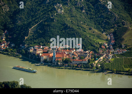 Vue aérienne, Dürnstein, abbaye, ancien monastère, l'église en bleu et blanc, Dürnstein, Basse Autriche, Autriche Banque D'Images