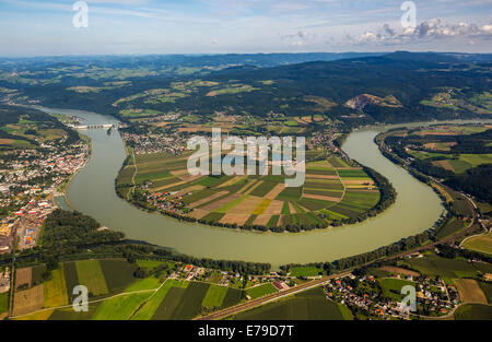 Vue aérienne, courbe du Danube, Ybbs an der Donau, Autriche, Autriche Banque D'Images