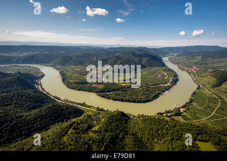 Vue aérienne, courbe du Danube, à Dürnstein, Basse Autriche, Autriche Banque D'Images