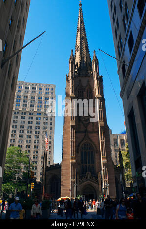 La Cathédrale St Patrick. Cinquième Avenue, entre les 50e et 51e Rues. Téléphone 212-753-2261 (du lundi au vendredi de 6:30 à 8:45). C'est la la Banque D'Images