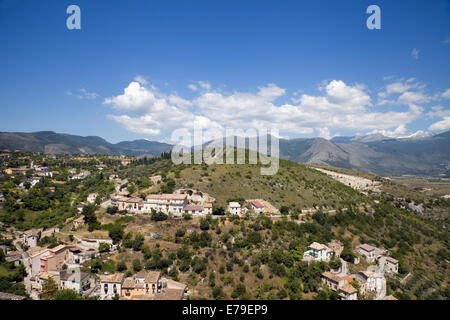 Vue du château du village Capistrano en Abruzzes Italie Banque D'Images