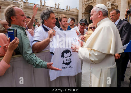 La cité du Vatican. 10 Septembre, 2014. Audience Générale Francis Etre accueilli au Vatican : crédit facile vraiment Star/Alamy Live News Banque D'Images