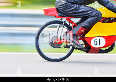 Course de vélo de moto sur un circuit Banque D'Images