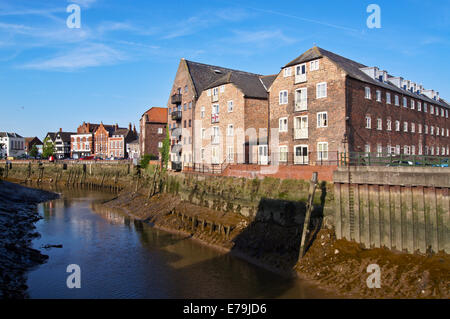 Extrémité Sud du quai et Sam Newsom music center Le Havre Rivière Witham Boston Lincolnshire en Angleterre, voir FX80M9 FX80M5 vue en 1987 Banque D'Images