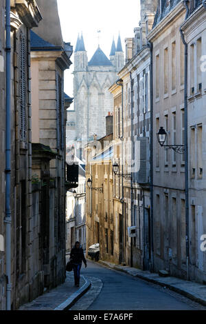 Rue étroite, Poitiers, Vienne, Poitou-Charentes, France Banque D'Images