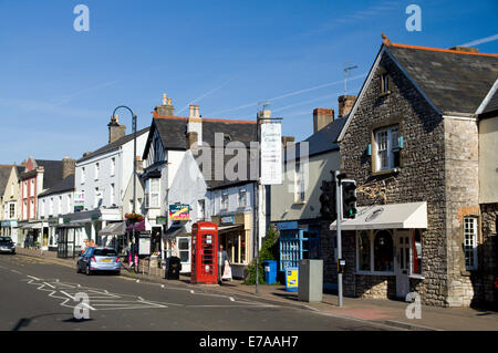 Cowbridge High Street, Vale of Glamorgan, Pays de Galles, Royaume-Uni. Banque D'Images