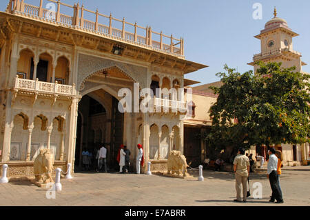 L'Rajendra Pol dans le Palais de la ville de Jaipur, Rajasthan, Inde Banque D'Images