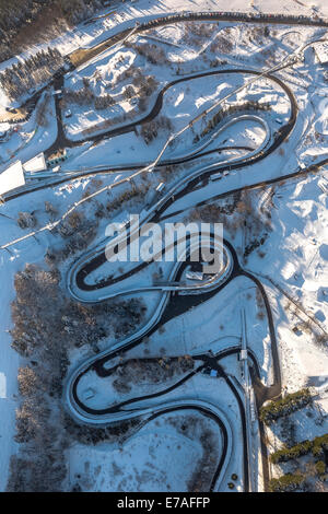 Winterberg piste de bobsleigh, vue aérienne, Winterberg, Hochsauerland, Rhénanie du Nord-Westphalie, Allemagne Banque D'Images