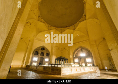 Le dôme de la Gol Gumbaz, le tombeau de MOHAMMED Adil Shah, Mestia, Karnataka, Inde Banque D'Images