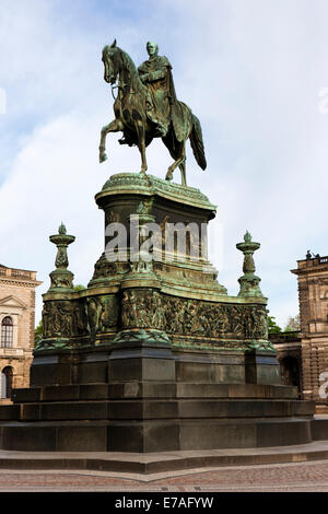 Statue équestre du roi Johann sur place Theaterplatz, Dresde, Saxe, Allemagne Banque D'Images