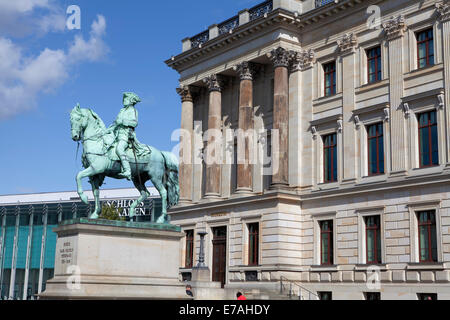 Le duc Carl Wilhelm Ferdinand, la reconstruction de Brunswick Palace, Schloss-Arkaden, Brunswick, Basse-Saxe, Allemagne, Europe Banque D'Images