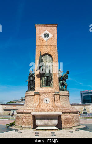 Monument de la République (1928) de Pietro Canonica, place Taksim, Beyoglu, Istanbul, Turquie, Central Europe Banque D'Images