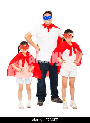 Père et filles wearing superhero costume. isolé sur fond blanc Banque D'Images