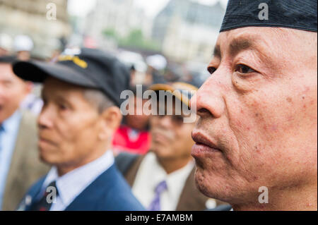 Londres, Royaume-Uni. 11 Septembre, 2014. Anciens combattants gurkhas et leurs femmes se rassemblent pour répondre Jackie Doyle-Price MP (chef de l'APPG sur 1510 Se du bien-être social) à sa maitresse sur l'amélioration des pensions - afin de les mettre en conformité avec les soldats en service. Un jour de trois manifestations devant le Parlement, Westminster, Londres. Crédit : Guy Bell/Alamy Live News Banque D'Images