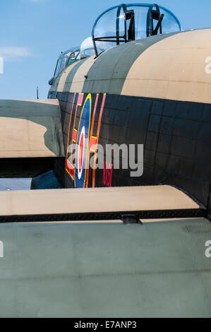 Vue rapprochée sur le côté d'une guerre mondiale avion bombardier Lancaster 2 Banque D'Images