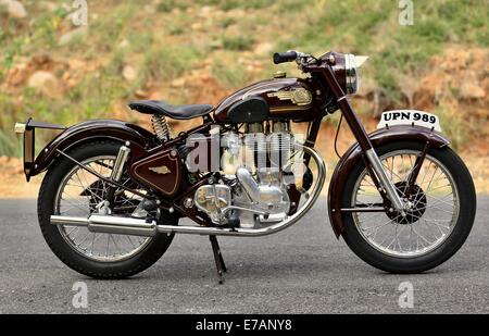 Royal Enfield Bullet 350 cc G2 1954 fabriqué en Angleterre dans l'Inde Banque D'Images