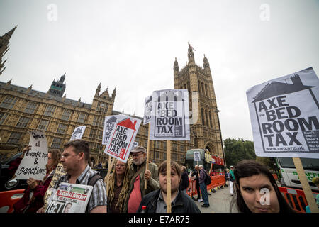 Londres, Royaume-Uni. 11 Septembre, 2014. Les personnes à mobilité réduite contre les coupures (ATLC) Manifestation à Londres Crédit : Guy Josse/Alamy Live News Banque D'Images