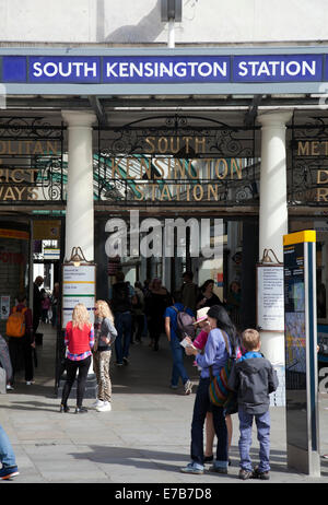 La station de métro South Kensington - London UK Banque D'Images