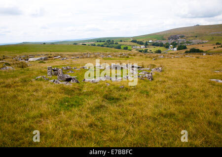 Cabane en pierre circle au complexe cérémonial Merrivale Dartmoor National Park, Devon, Angleterre Banque D'Images